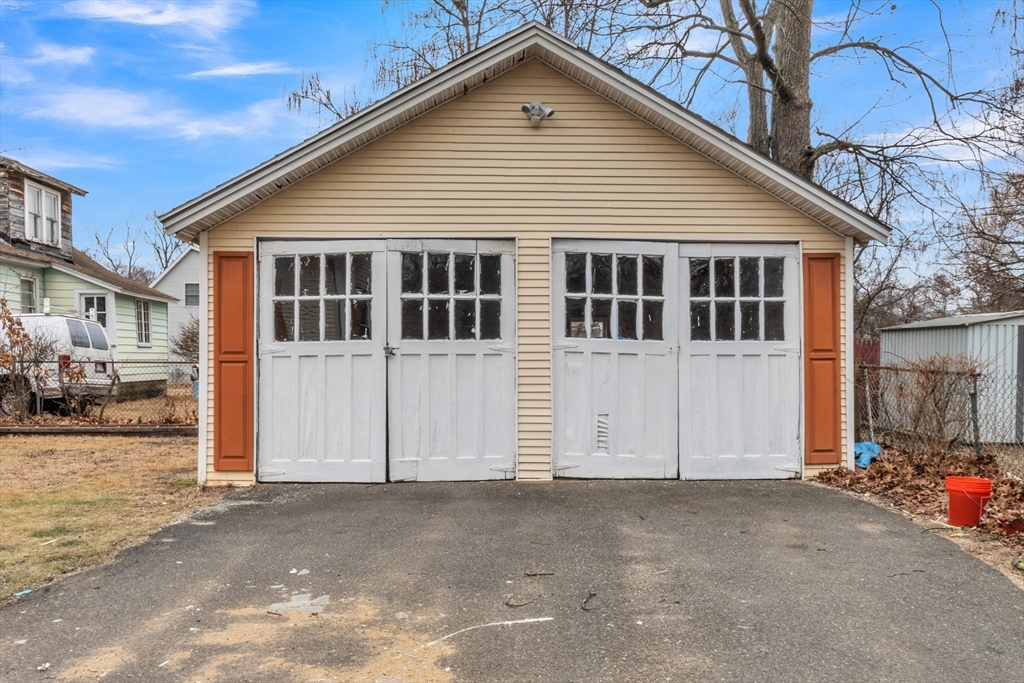 141 Hood Street Springfield, MA 01109 - Photo 28 of 29