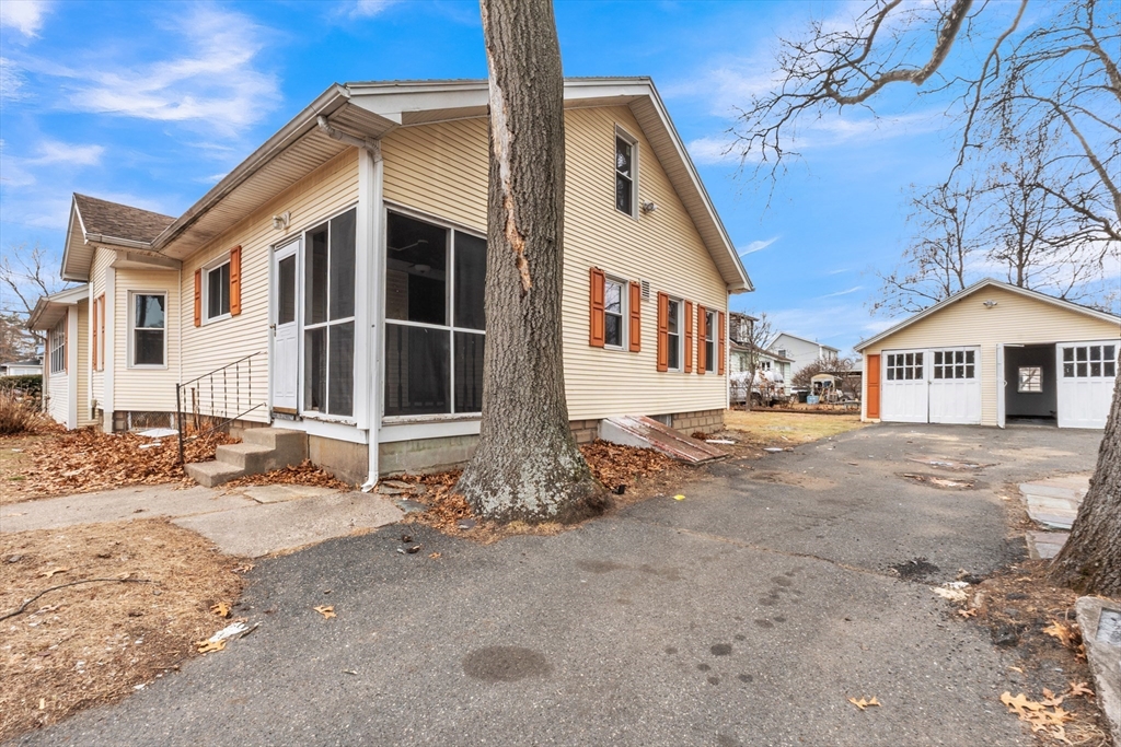 141 Hood Street Springfield, MA 01109 - Photo 29 of 29