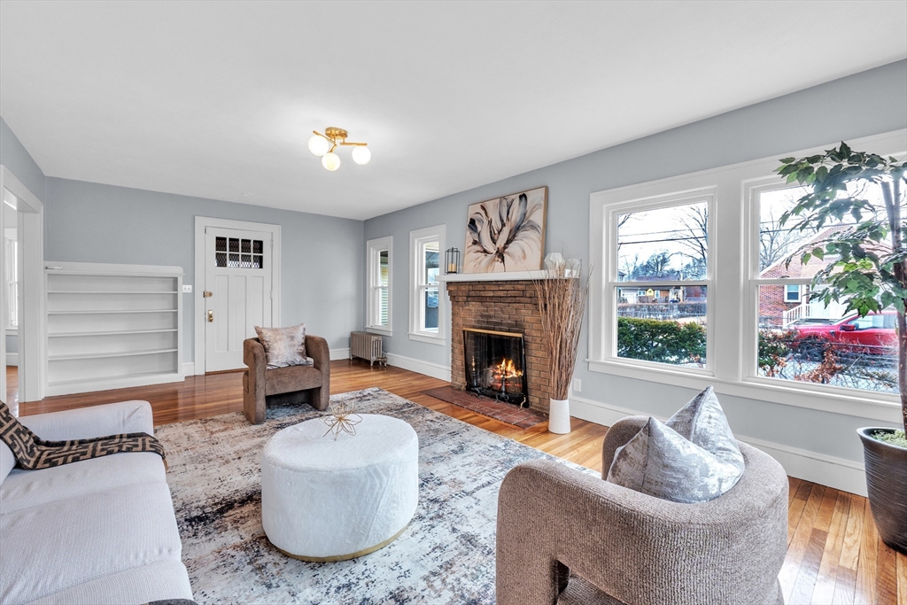 141 Hood Street Springfield, MA 01109 - Photo 4 of 29