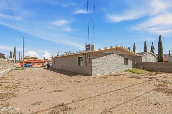 $249,000 | 133 4th Street, Sunland Park, NM 88063