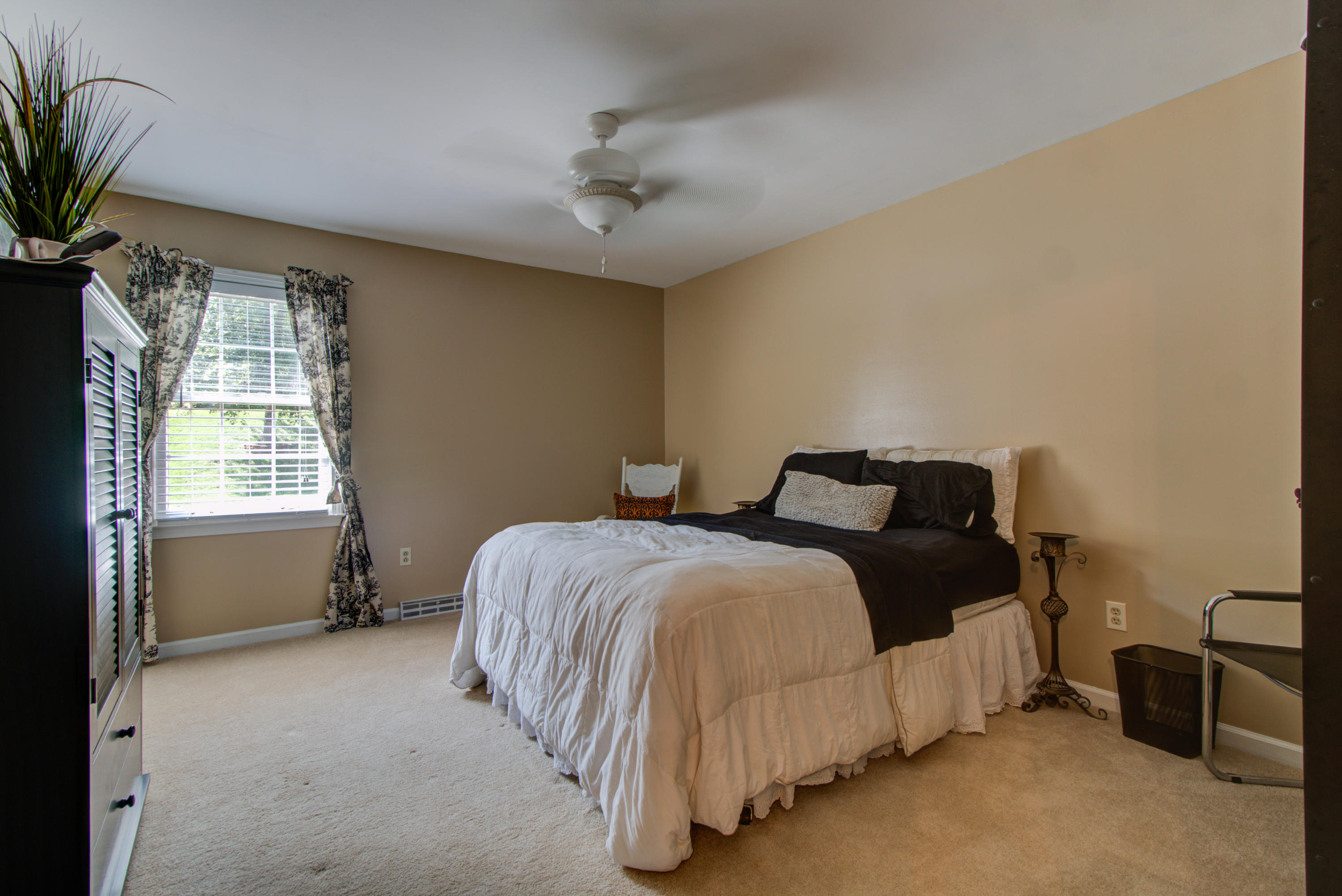 6136 Burnham Road Roanoke, VA 24018 - Photo 25 of 31 _MG_0129_30_31_32_33