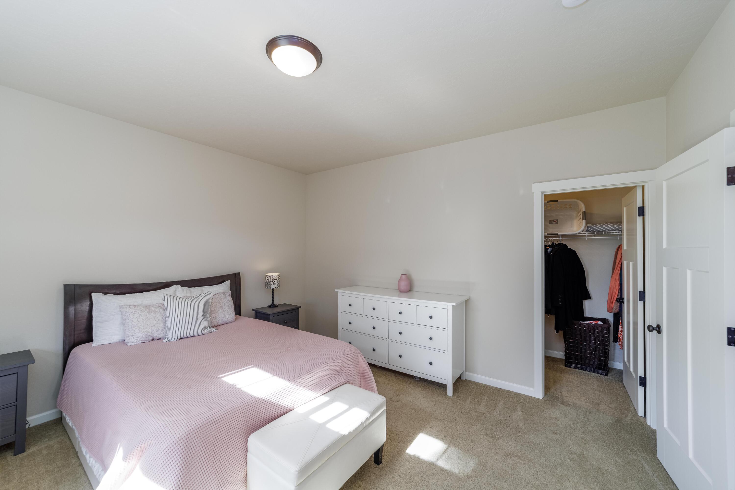 2756 Southwest 34th Street Redmond, OR 97756 - Photo 42 of 44 2756_SW_34th_St-33