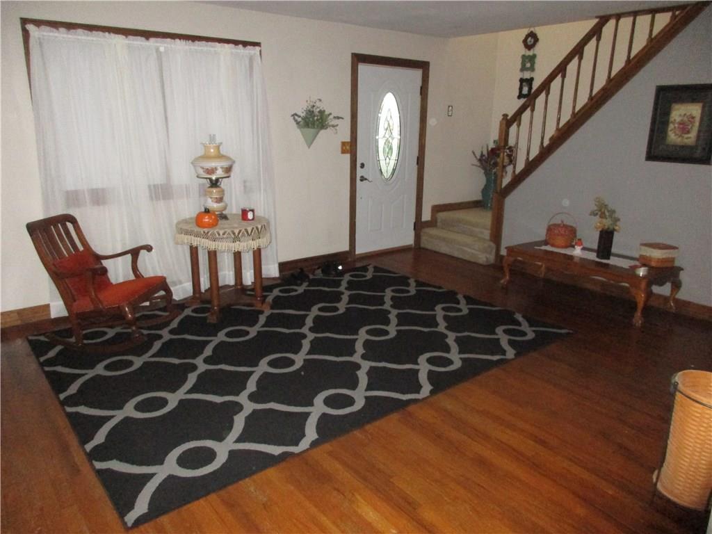 4965 West Carr Hill Road Columbus, IN 47201 - Photo 3 of 25 Gallery Image 3