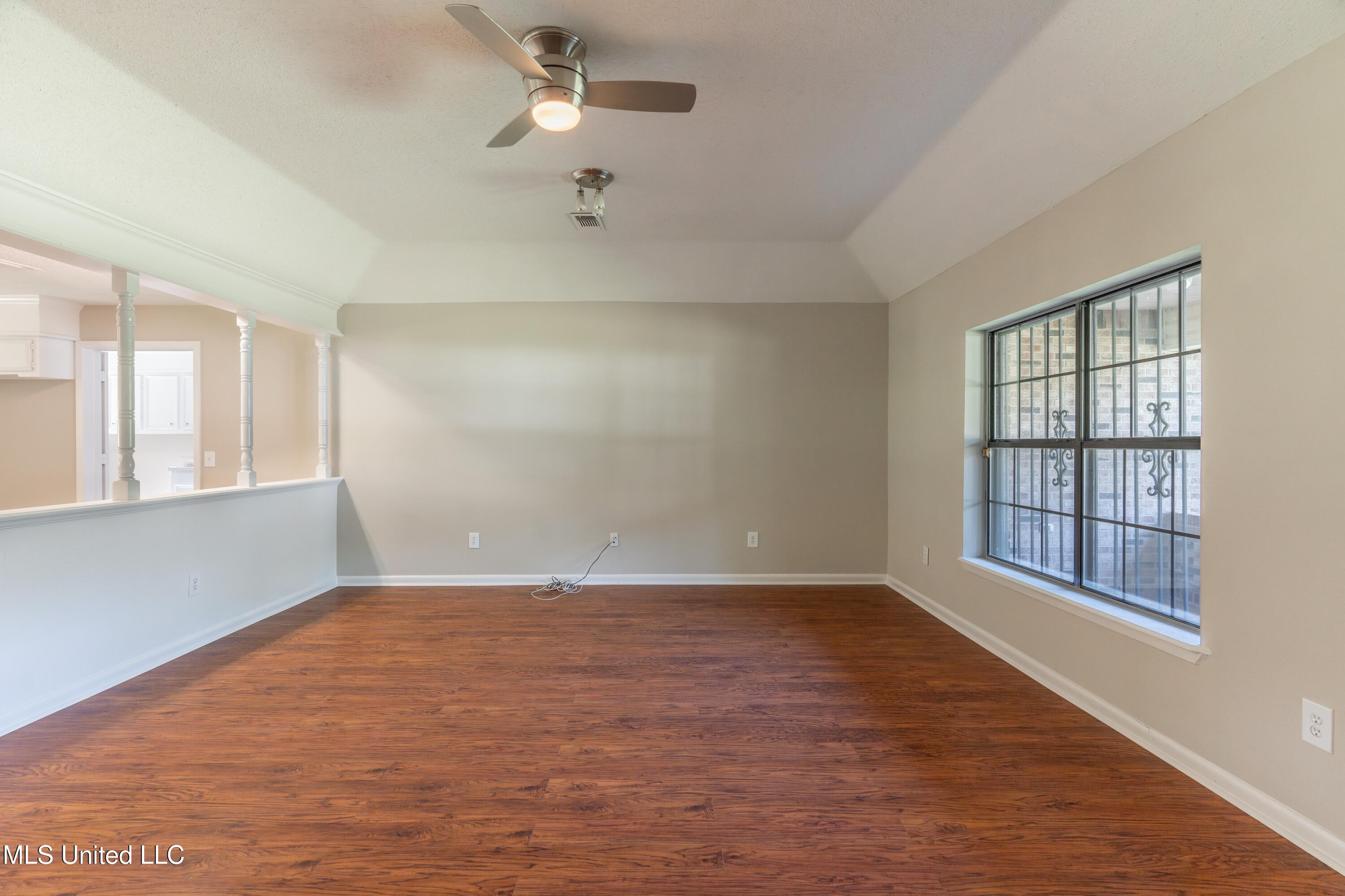 5232 Old Byram Road Byram, MS 39272 - Photo 15 of 77 15-LivingRoom