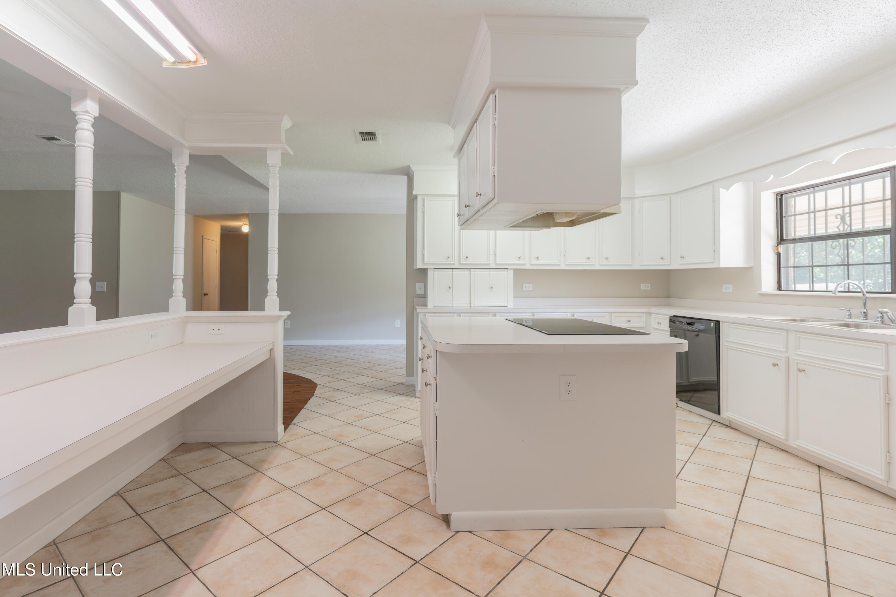 5232 Old Byram Road Byram, MS 39272 - Photo 28 of 77 28-Kitchen
