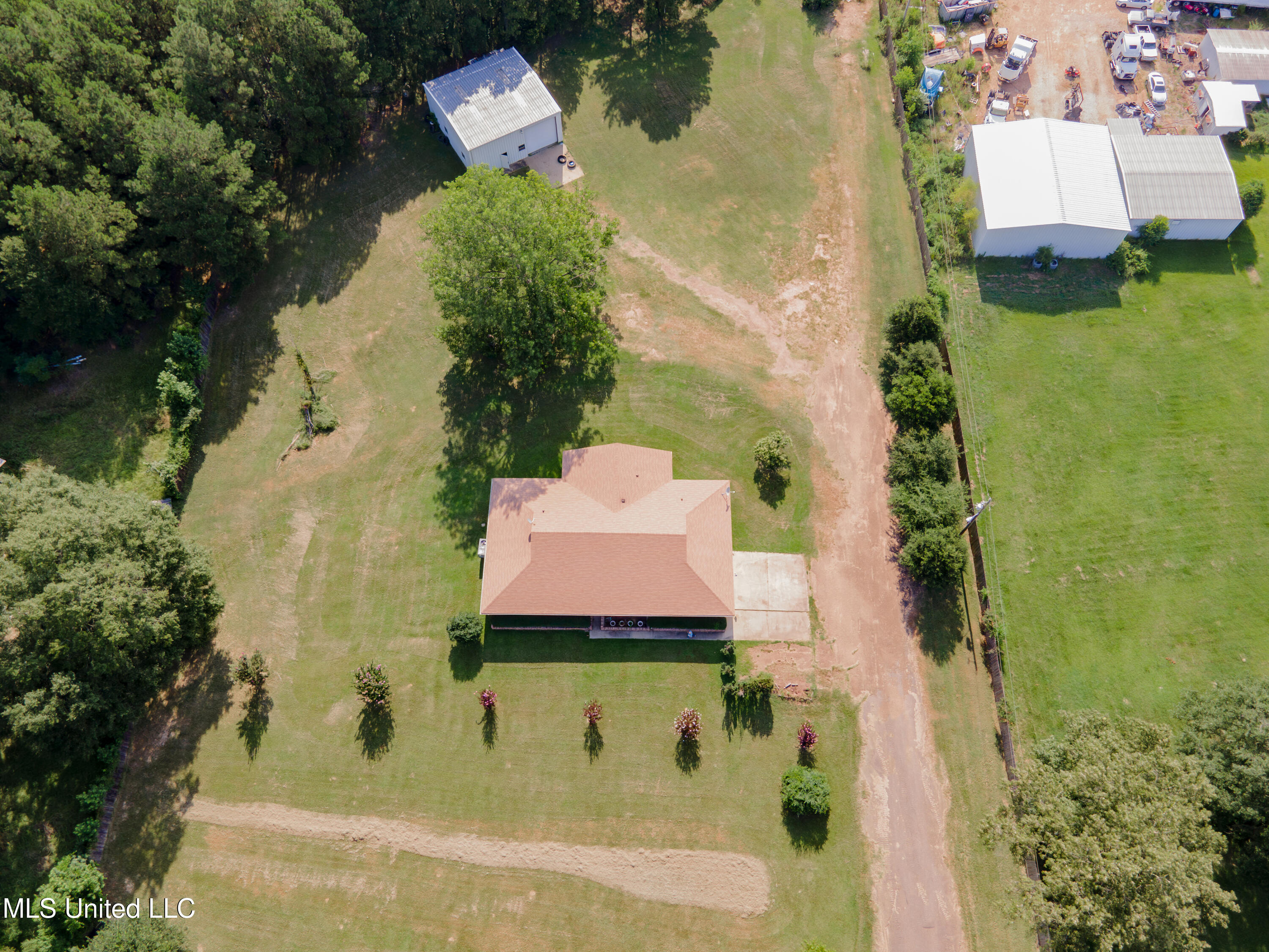 5232 Old Byram Road Byram, MS 39272 - Photo 3 of 77 3-Front