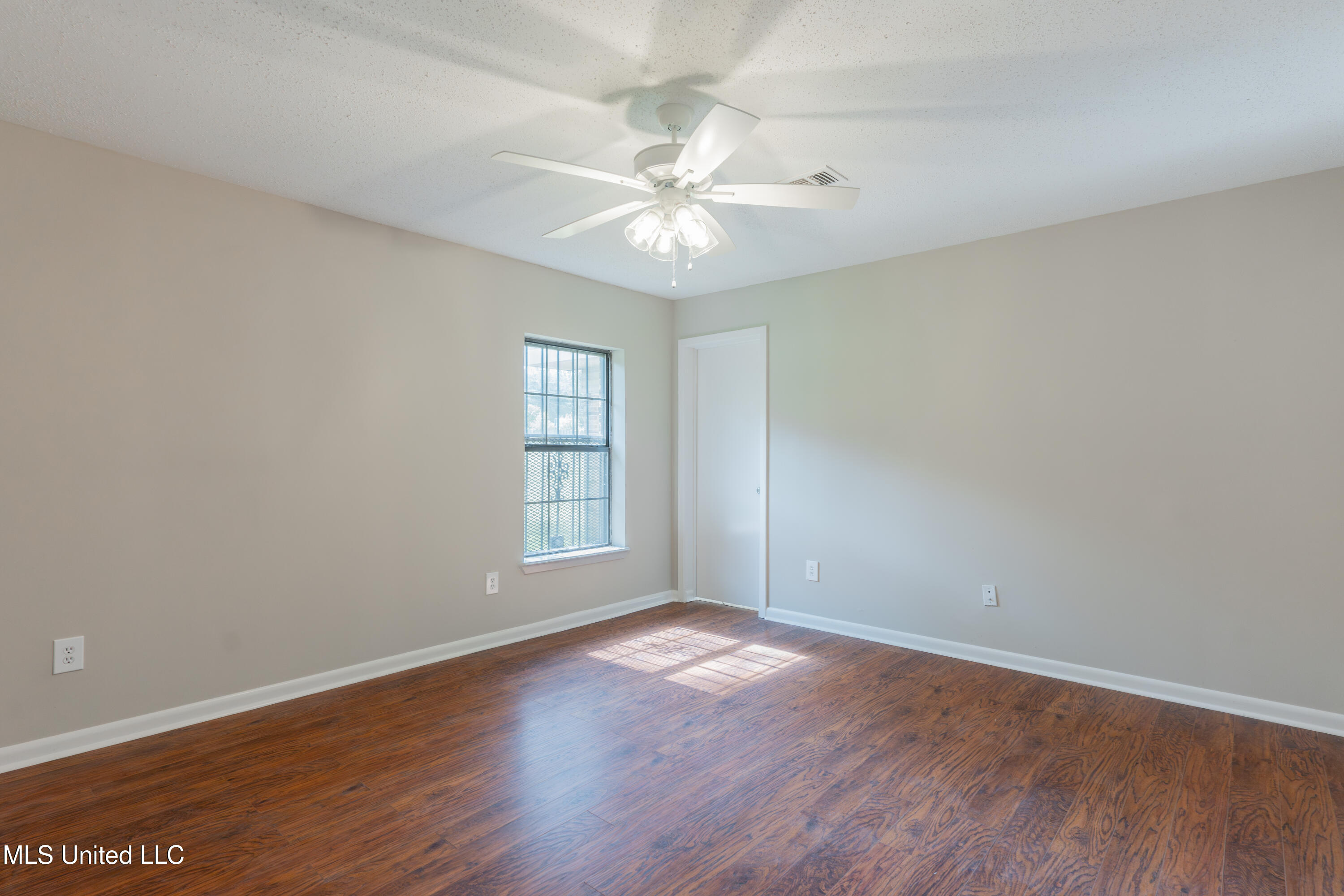 5232 Old Byram Road Byram, MS 39272 - Photo 38 of 77 38-PrimaryBedroom