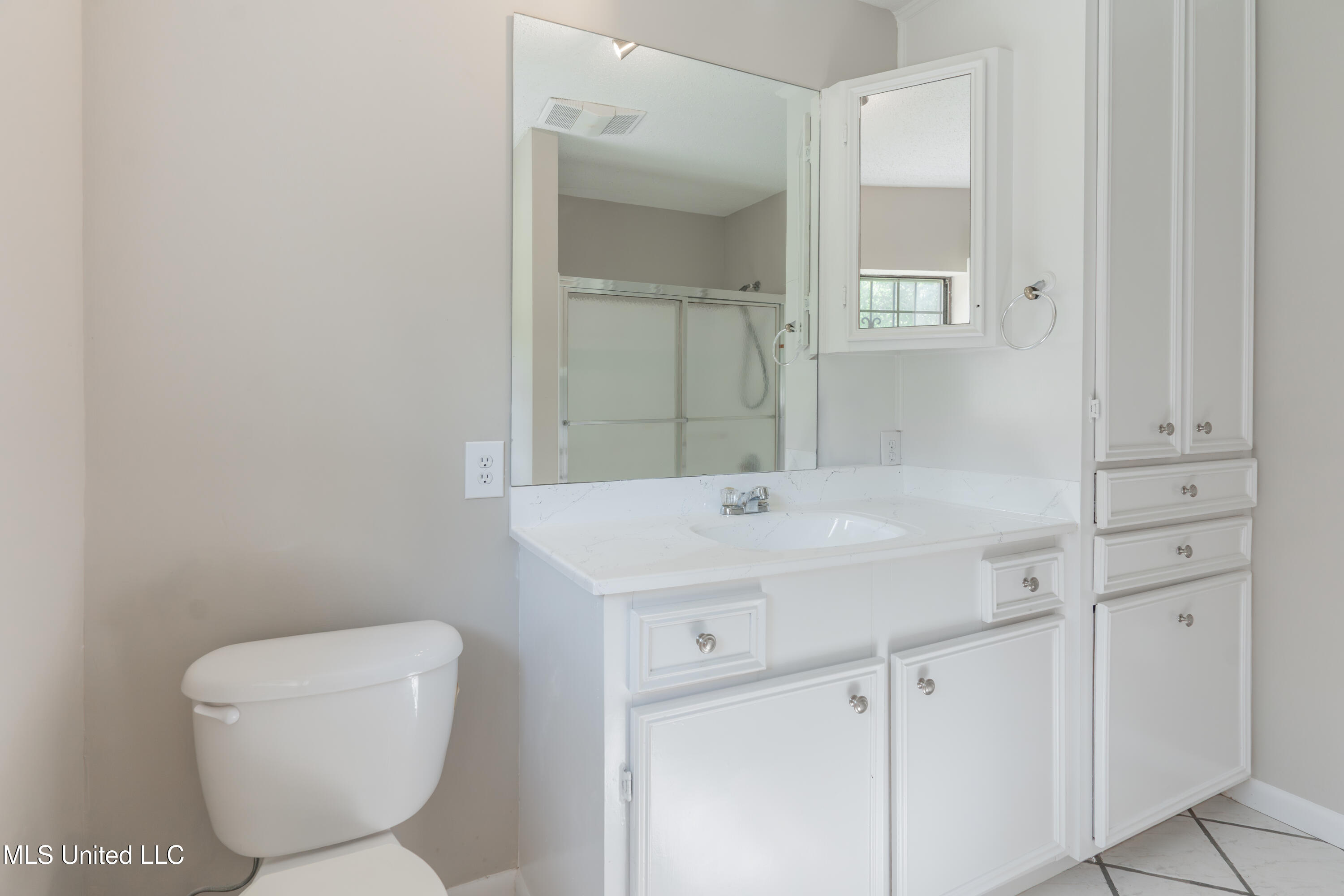 5232 Old Byram Road Byram, MS 39272 - Photo 39 of 77 39-PrimaryBathroom