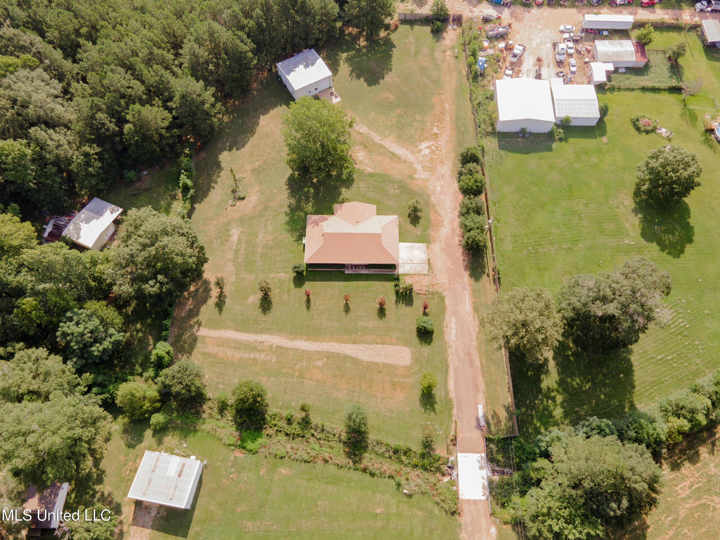 5232 Old Byram Road Byram, MS 39272 - Photo 4 of 77 4-Front