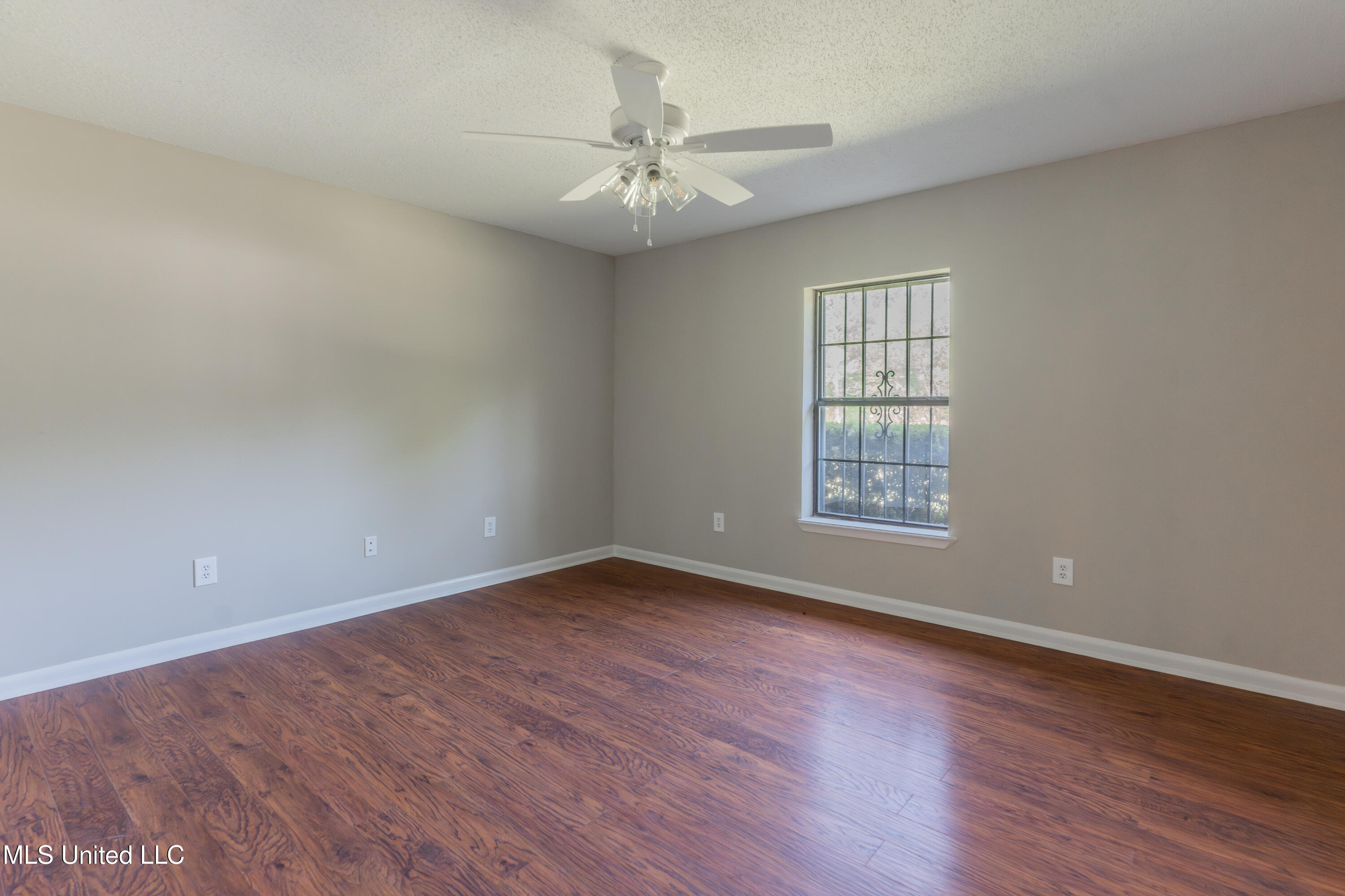 5232 Old Byram Road Byram, MS 39272 - Photo 51 of 77 51-Bedroom3