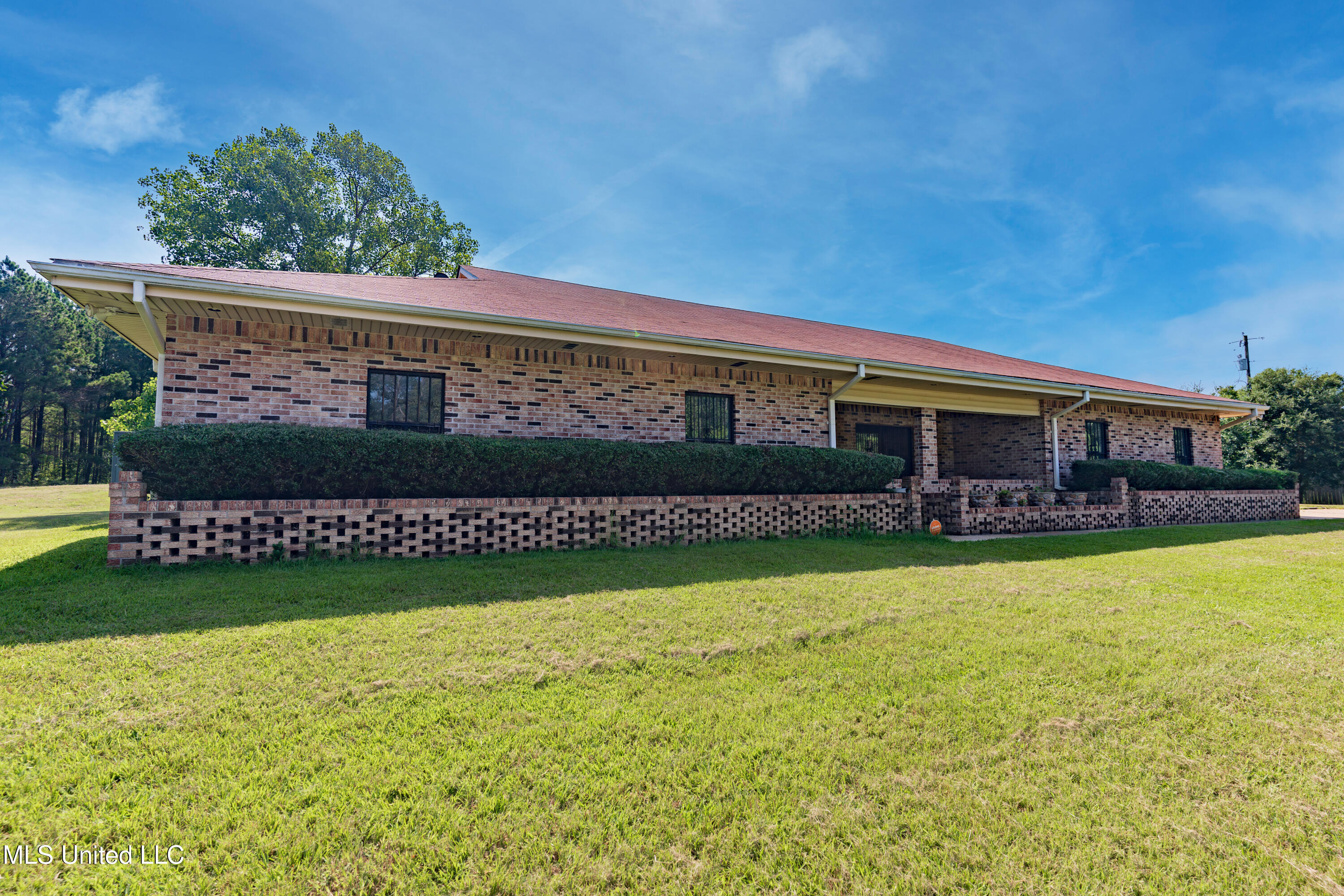 5232 Old Byram Road Byram, MS 39272 - Photo 6 of 77 6-Front