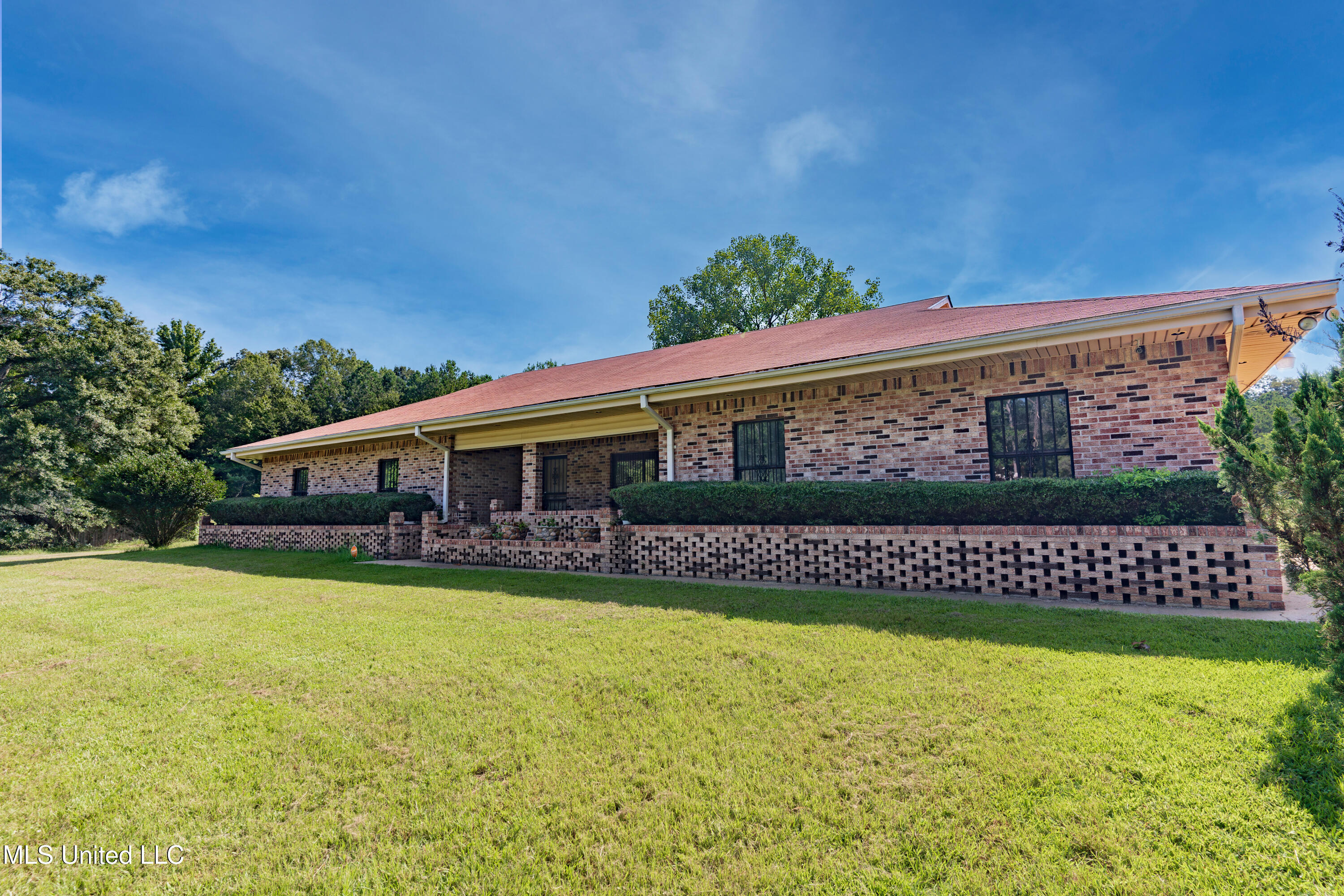 5232 Old Byram Road Byram, MS 39272 - Photo 7 of 77 7-Front