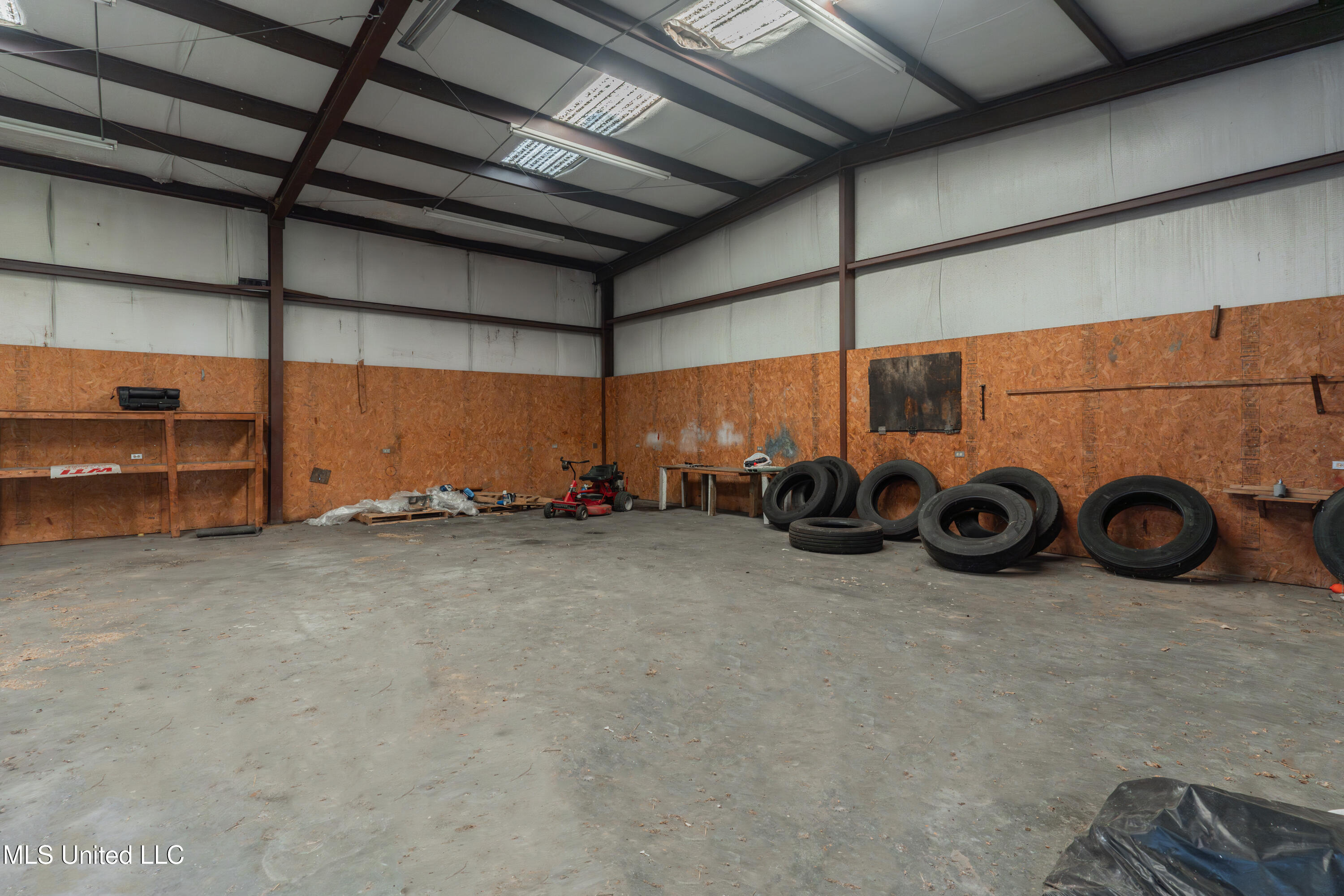 5232 Old Byram Road Byram, MS 39272 - Photo 72 of 77 72-Workshop