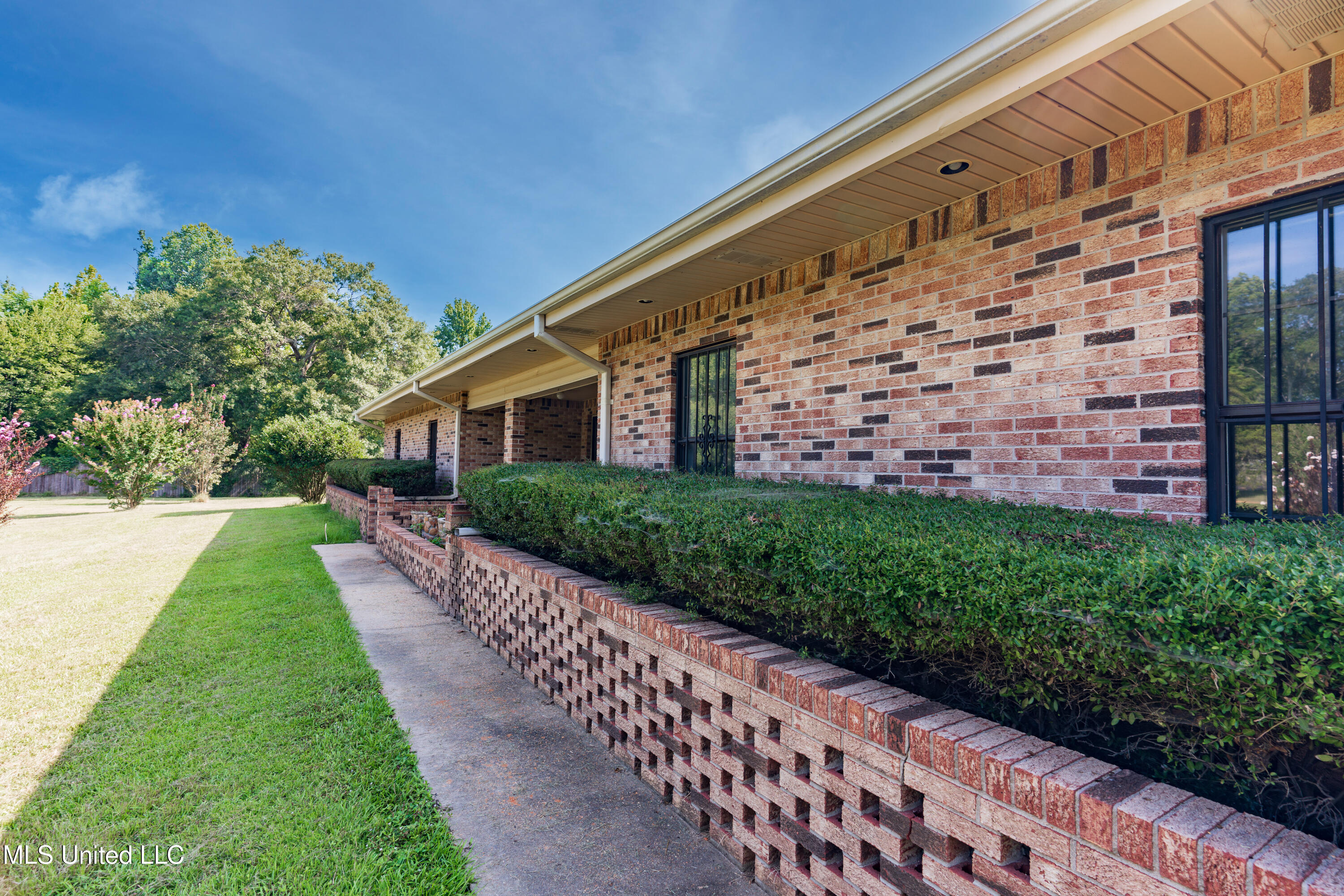 5232 Old Byram Road Byram, MS 39272 - Photo 9 of 77 9-Front