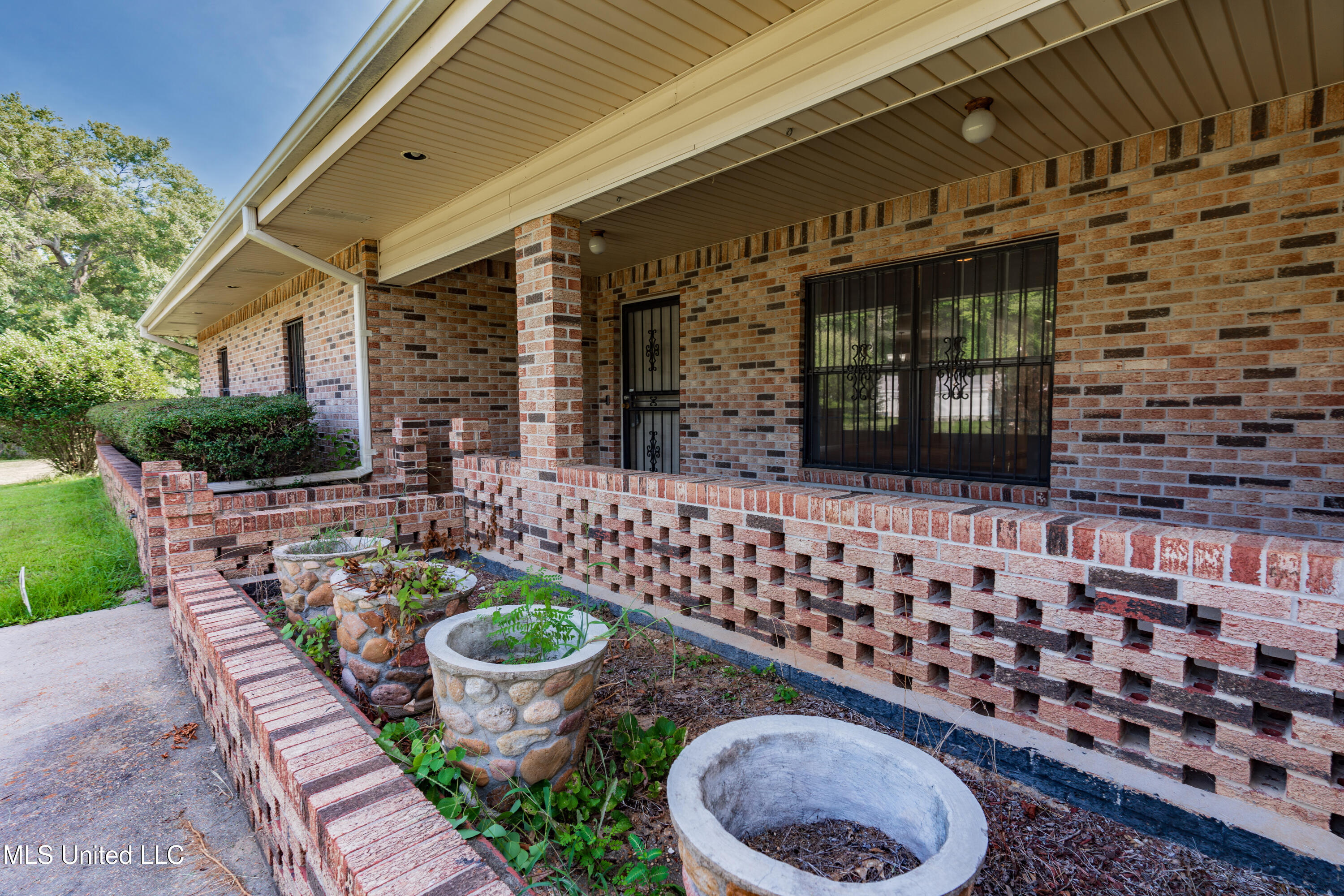 5232 Old Byram Road Byram, MS 39272 - Photo 10 of 77 10-Front