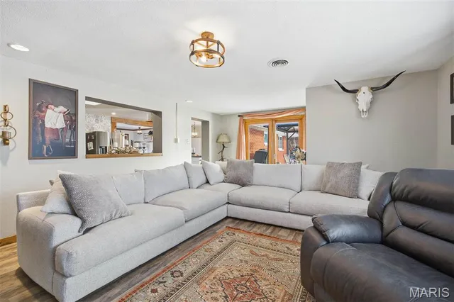 $289,900 | 1059 North Cherry Street, Breese, IL 62230