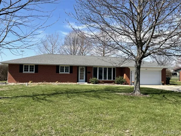 $282,000 | 1059 North Cherry Street, Breese, IL 62230