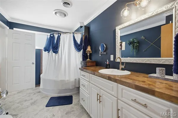 $282,000 | 1059 North Cherry Street, Breese, IL 62230