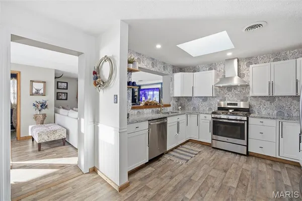 $282,000 | 1059 North Cherry Street, Breese, IL 62230