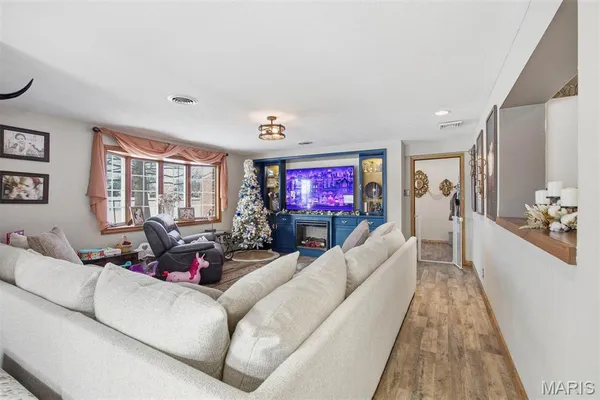 $282,000 | 1059 North Cherry Street, Breese, IL 62230