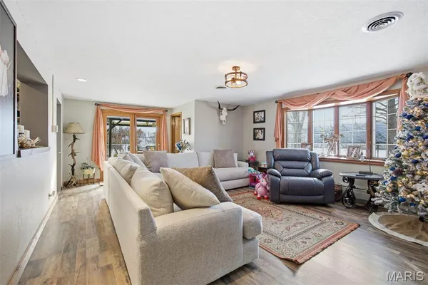 $282,000 | 1059 North Cherry Street, Breese, IL 62230