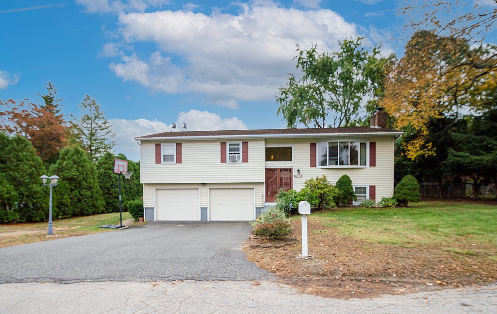 11 Highland Road Bellingham, MA 02019 - Photo 1 of 24 Gallery Image 1