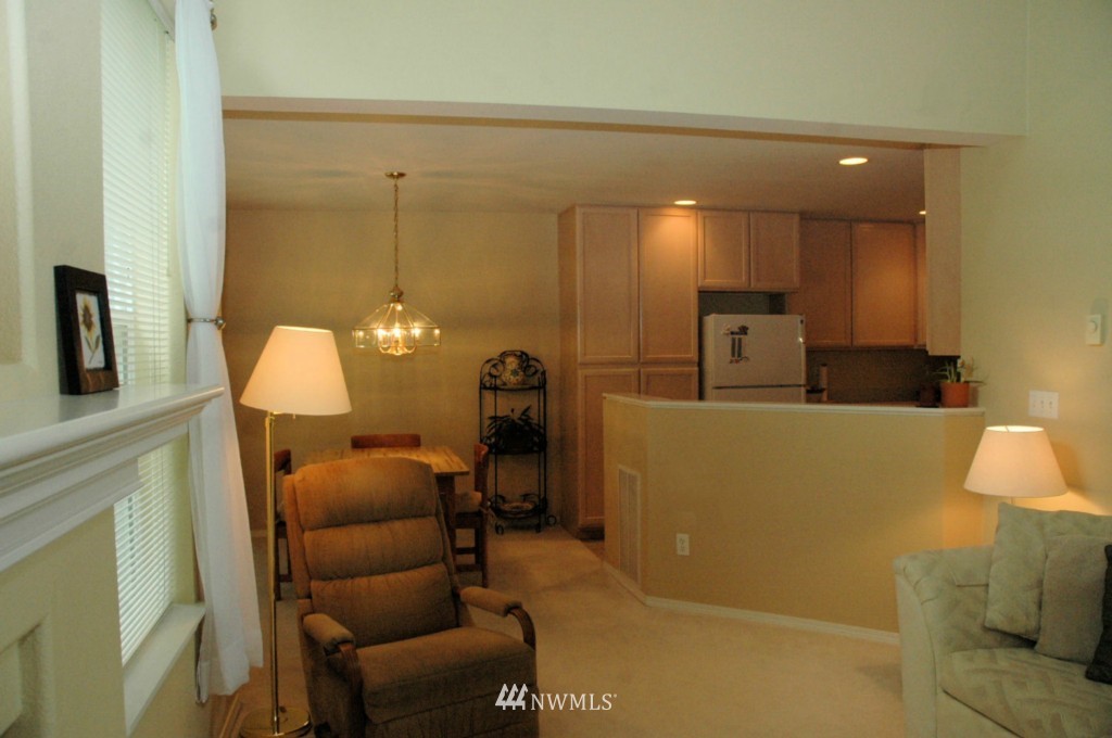 19173 110th Place Southeast Renton, WA 98055 - Photo 5 of 10 Gallery Image 5