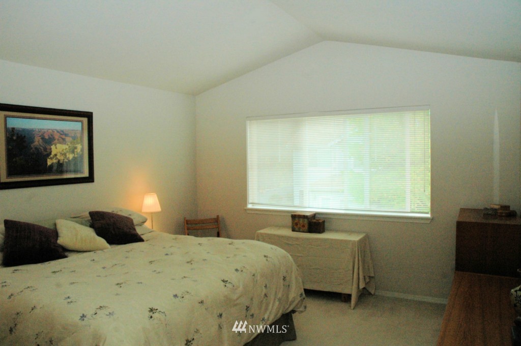 19173 110th Place Southeast Renton, WA 98055 - Photo 8 of 10 Gallery Image 8