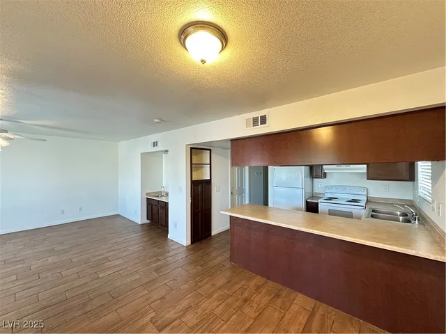 $1,180 | 6241 Bellota Drive, Unit D, Las Vegas, NV 89108
