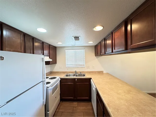 $1,180 | 6241 Bellota Drive, Unit D, Las Vegas, NV 89108