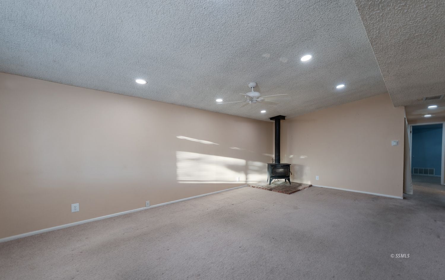242 South Desert Candles Street Ridgecrest, CA 93555 - Photo 5 of 36 Gallery Image 5