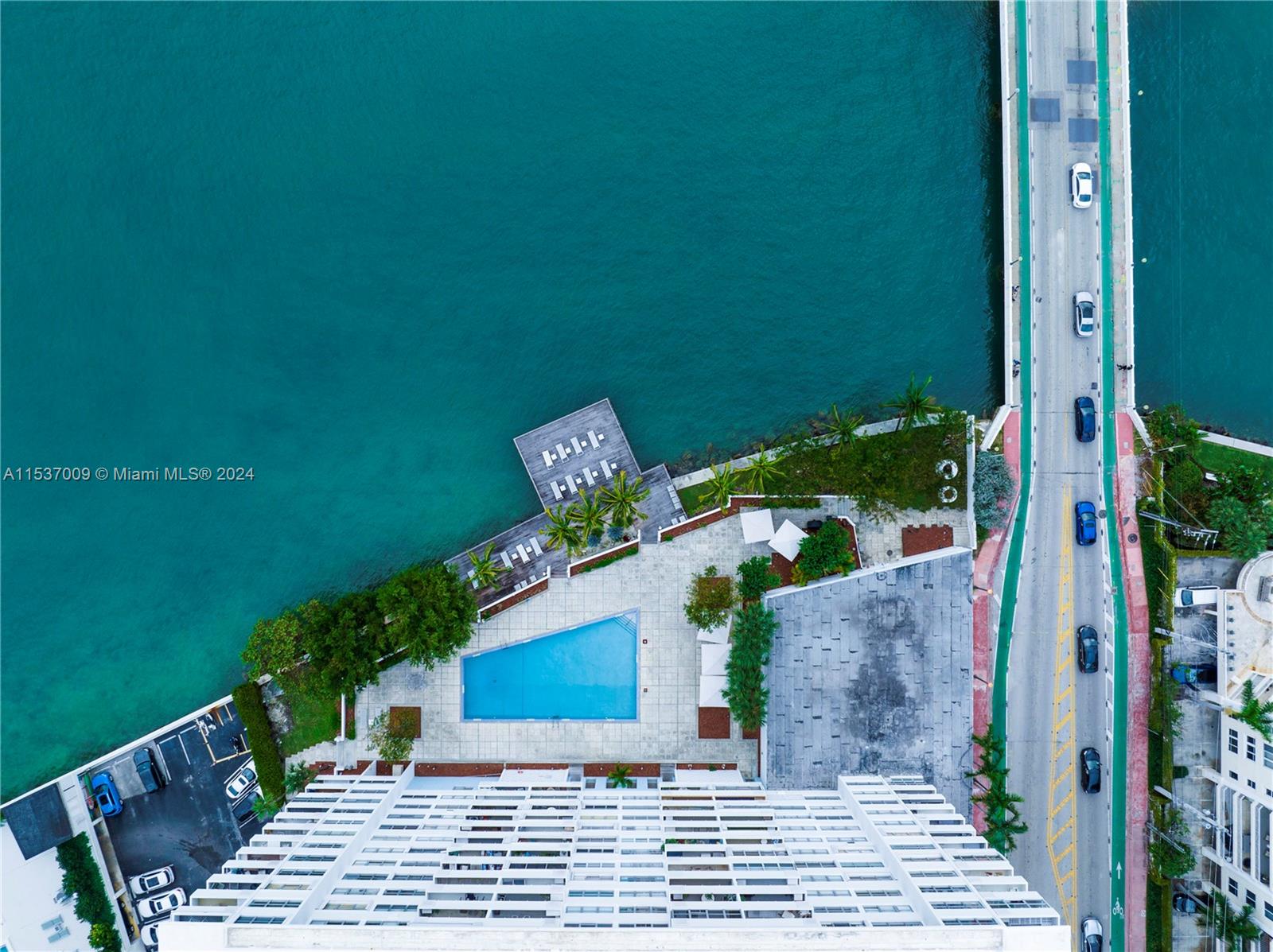 3 Island Avenue, Unit 10K Miami Beach, FL 33139 - Photo 18 of 19 a view of a balcony with an outdoor space
