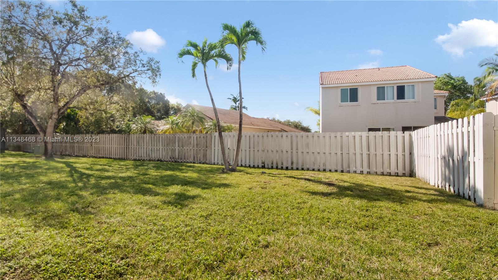675 Falling Water Road Weston, FL 33326 - Photo 24 of 39