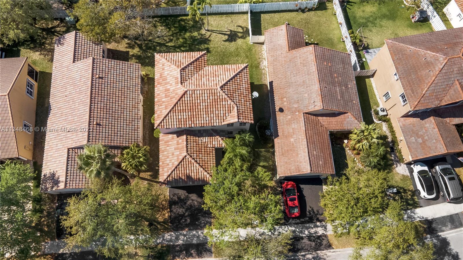 675 Falling Water Road Weston, FL 33326 - Photo 6 of 39