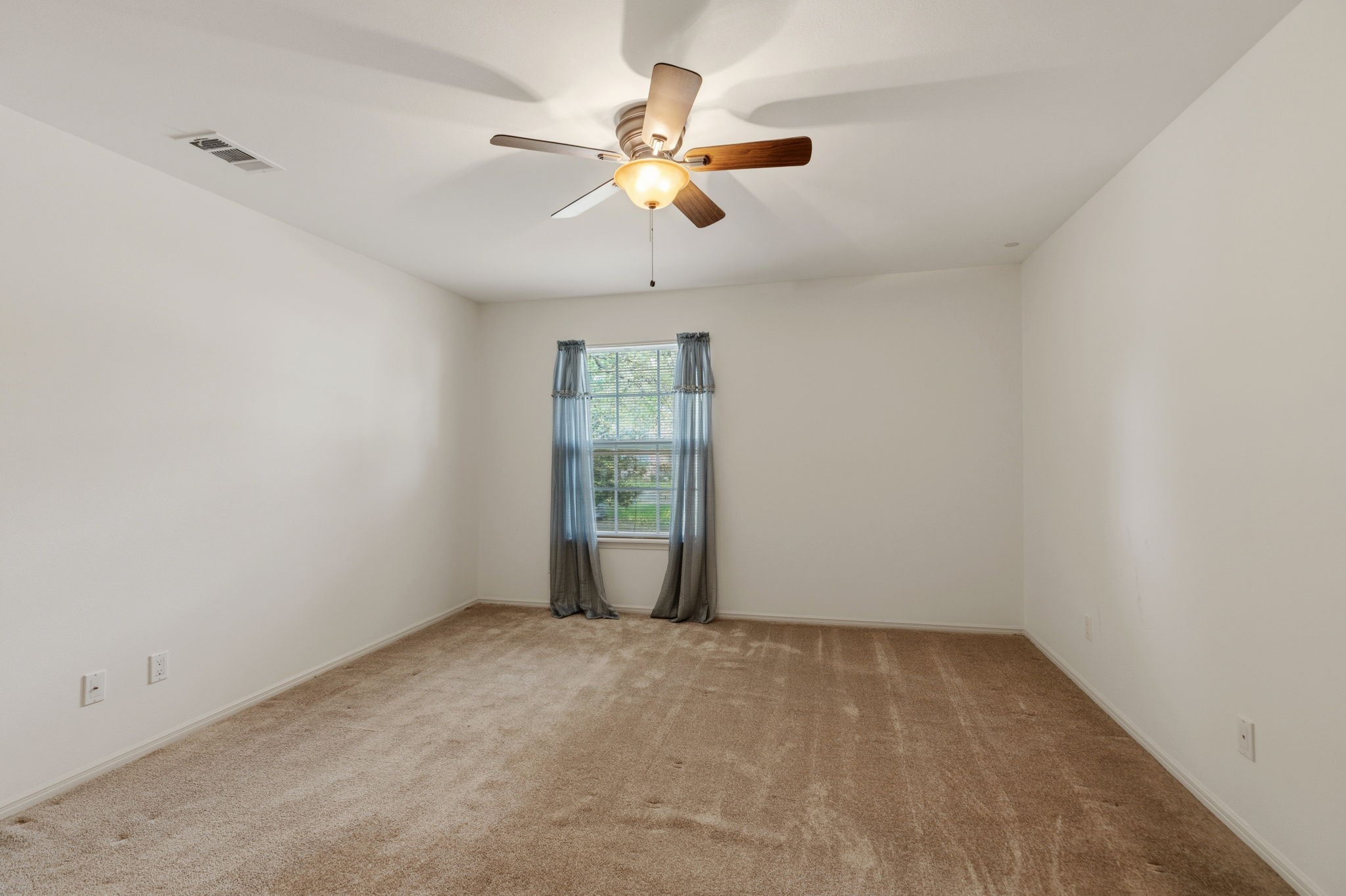 17507 Oxhill Court Spring, TX 77388 - Photo 27 of 44 This is another bedroom.