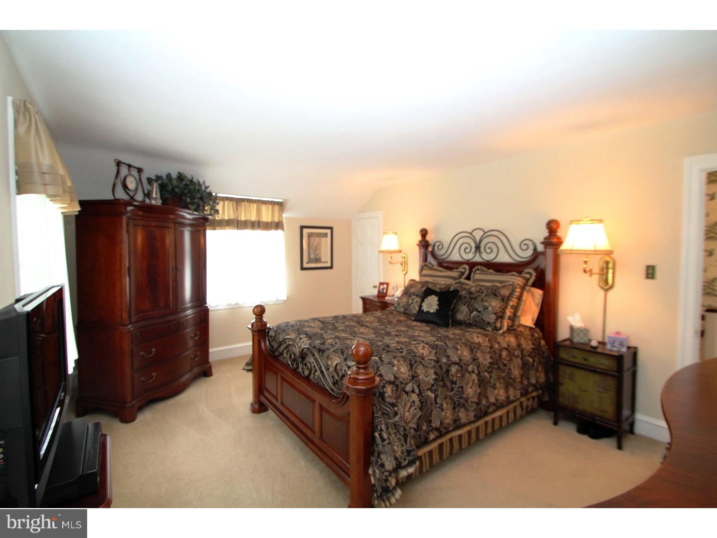 530 Midvale Road Upper Darby, PA 19082 - Photo 15 of 24 Bedroom - Main