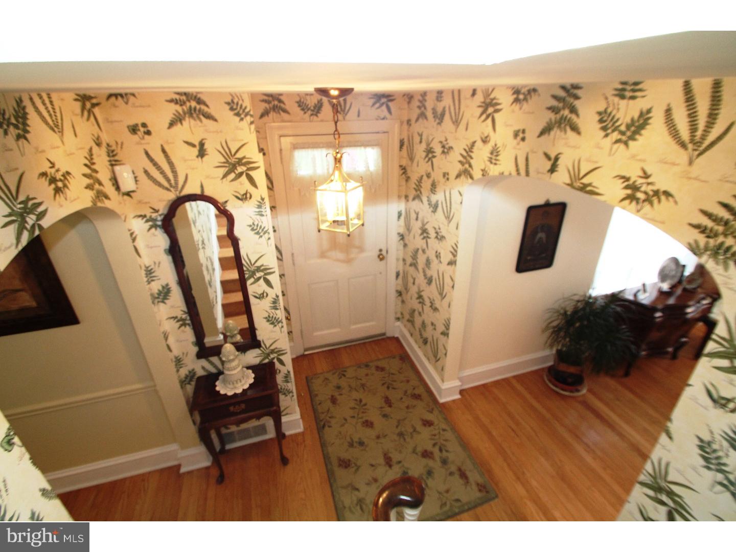 530 Midvale Road Upper Darby, PA 19082 - Photo 21 of 24 Foyer
