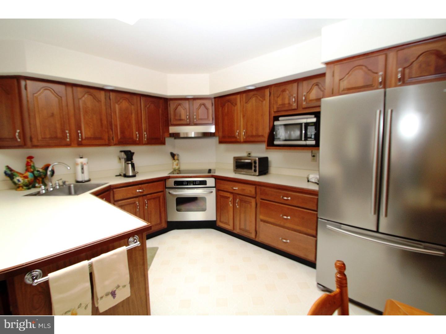 530 Midvale Road Upper Darby, PA 19082 - Photo 6 of 24