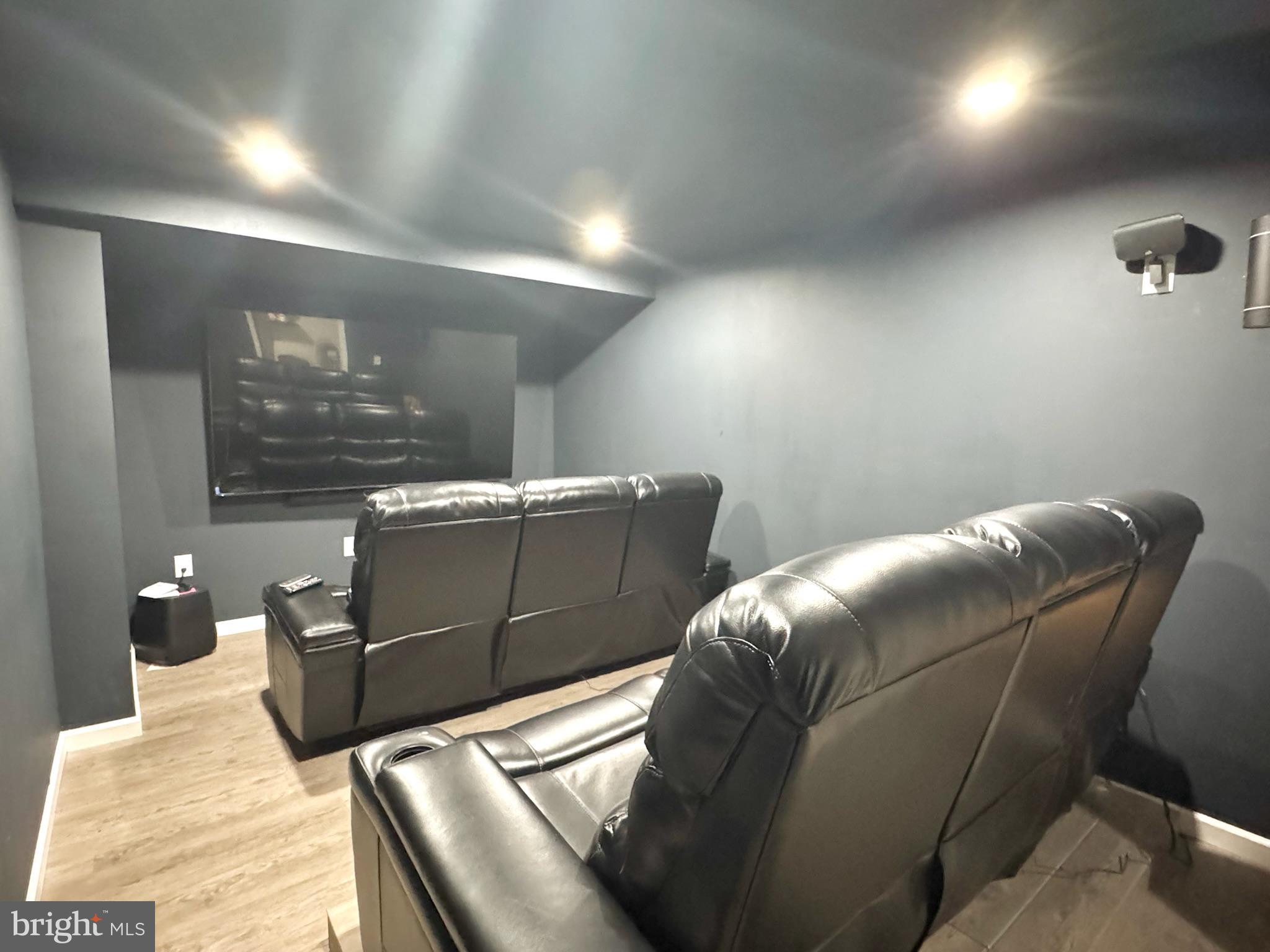 7397 New Cut Road Kingsville, MD 21087 - Photo 33 of 42 a living room with furniture