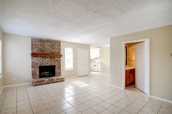 $1,200 | 708 North Cooper Street, Unit 710, Arlington, TX 76011