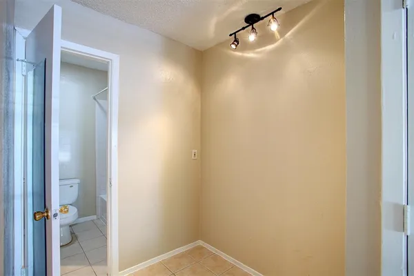 $1,200 | 708 North Cooper Street, Unit 710, Arlington, TX 76011