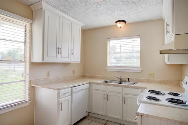 $1,200 | 708 North Cooper Street, Unit 710, Arlington, TX 76011