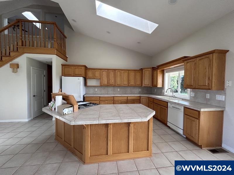 12358 Monitor McKee Road Northeast Woodburn, OR 97071 - Photo 5 of 13 Gallery Image 5