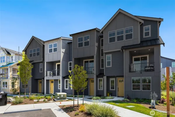 $640,400 | 23340 Franklin Circle, Unit 14, Black Diamond, WA 98010