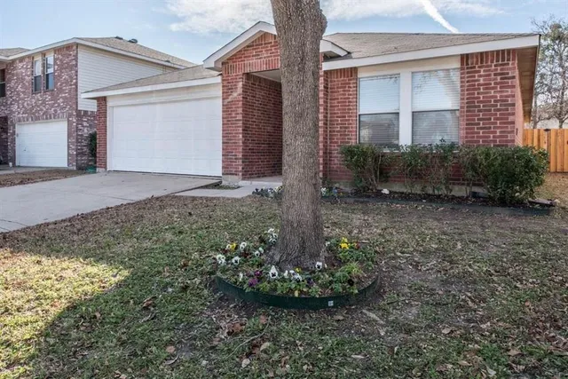 $2,200 | 2332 Chestnut Drive, Little Elm, TX 75068