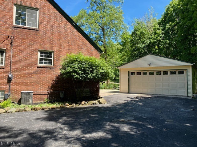 7905 West Pleasant Valley Road Cleveland, OH 44129 - Photo 4 of 31 Gallery Image 4