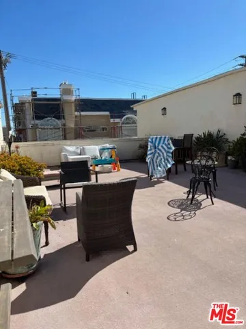 $5,495 | 11848 Kiowa Avenue, Unit 306, Los Angeles, CA 90049