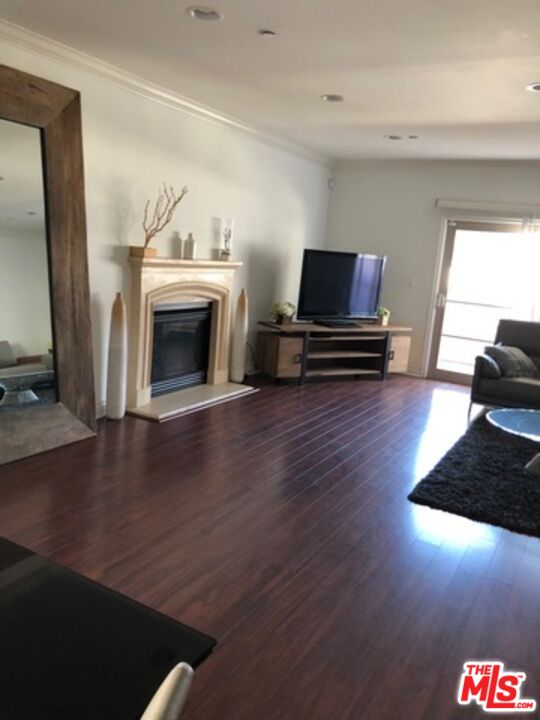 11848 Kiowa Avenue, Unit 306 Los Angeles, CA 90049 - Photo 5 of 18