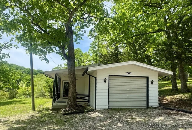 $210,000 | 30052 Meadow Drive, Rocky Mount, MO 65072