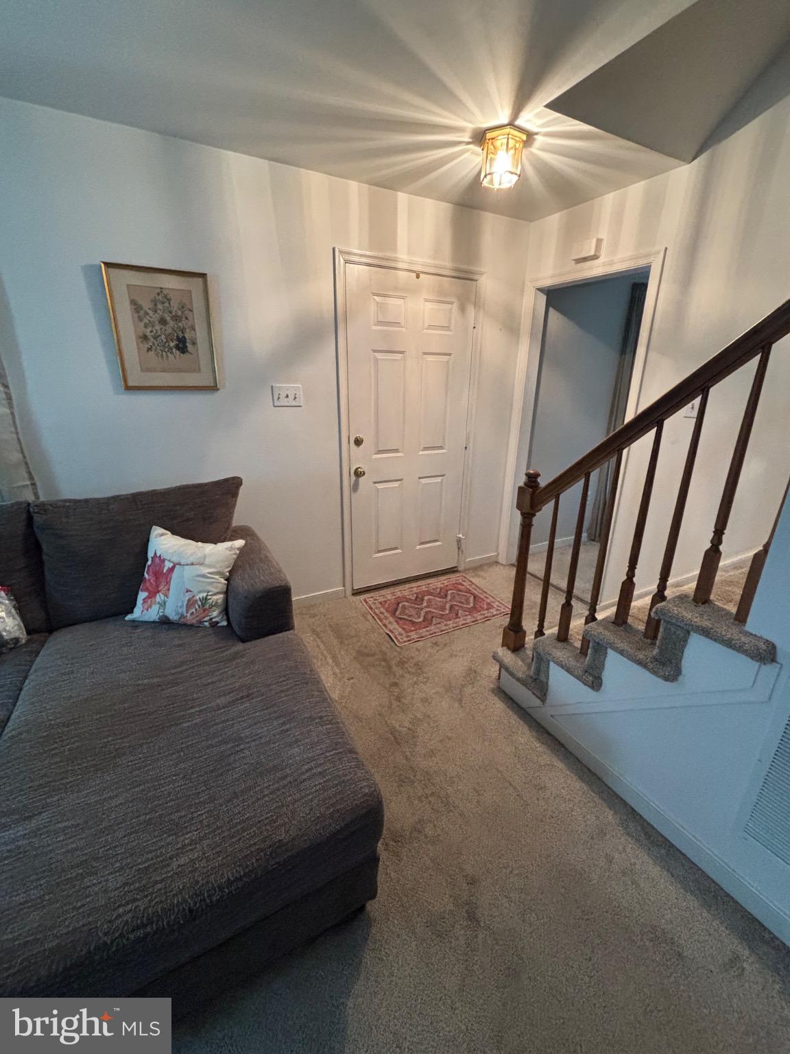9728 Country Way Road Glen Allen, VA 23060 - Photo 10 of 23 Inviting entryway with cozy charm.